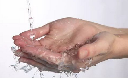 坐月子不能碰冷水？不小心碰了冷水怎么办？